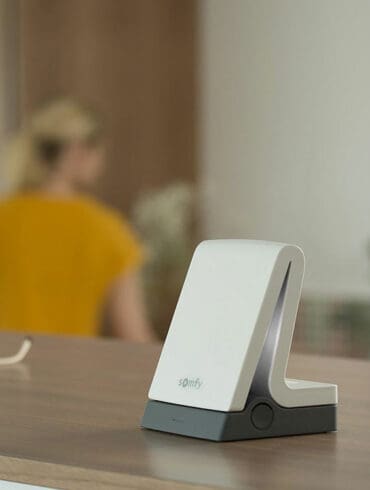 Somfy s'ouvre un peu plus avec sa box domotique TaHoma